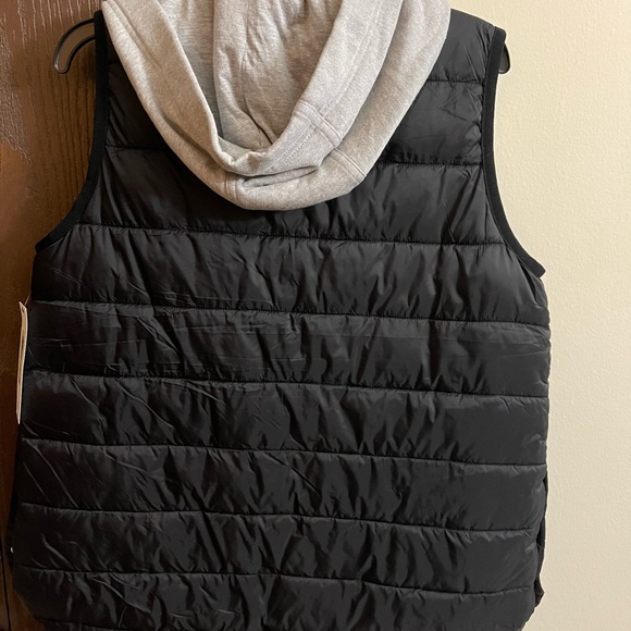 Calvin Klein performance vest size M, black & gray - Picture 3 of 11